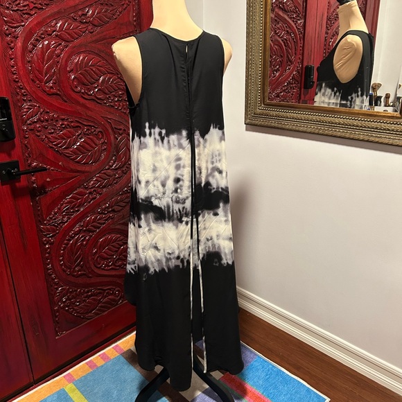 This little number will have you feeling like you’re starring in ‘The Matrix’! - Picture 5 of 9